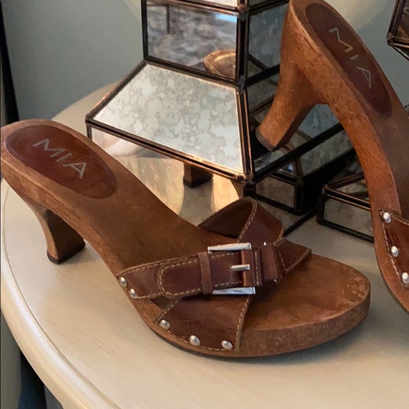 MIA Shoes - ✨CCO✨MIA clog sandals 👡